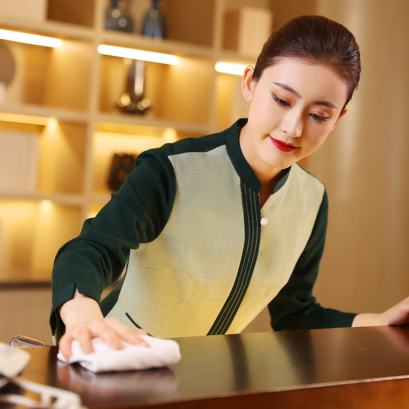 HT032-1071-14女秋冬保洁服