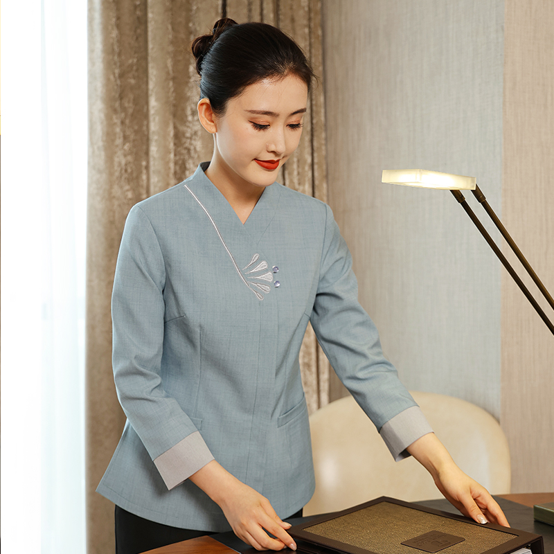 HT032-1549-16女秋冬服务员服保洁服